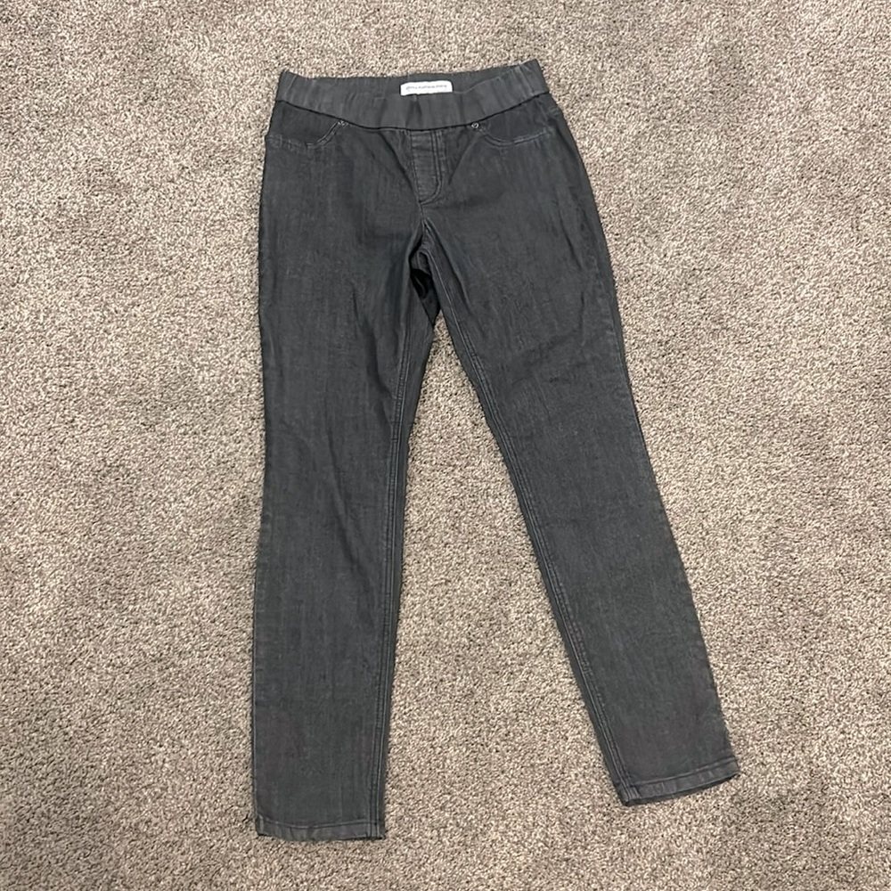 Chico’s platinum gray charcoal black denim .5 pull on flat front